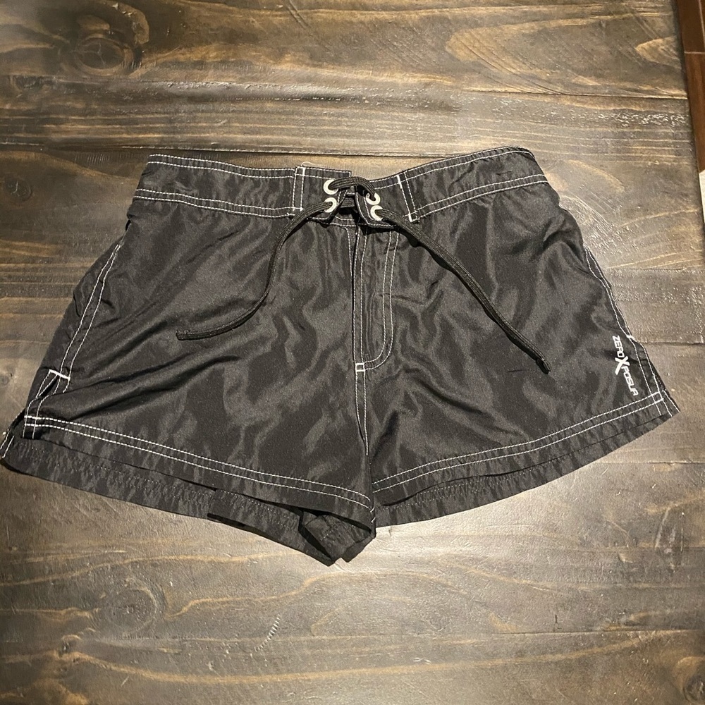 Zero Xposur shorts